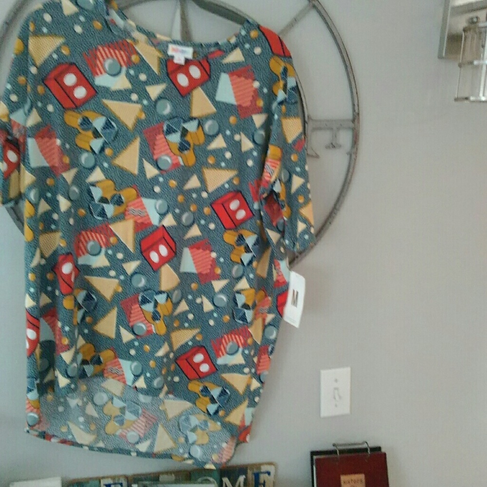 Lularoe "IRMA" shirt